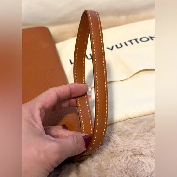 LOUIS VUITTON CLUTCH BAG SELLIER DRAGONNE BROWN EPI WITH KEY🌟 AUTHENTIC 🌟 - Picture 16 of 16